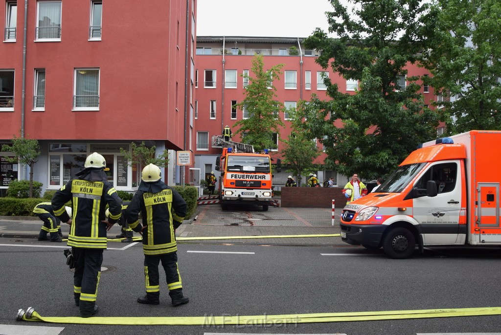 Feuer 2 Y Koeln Muelheim Elisabeth Breuerstr P41.JPG - Miklos Laubert